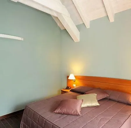 Lägenhetshotell Maurice 4*